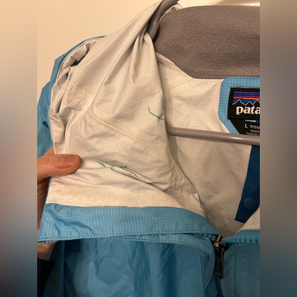 Patagonia Torrentshell 3L Rain Jacket in Blue/Teal - Picture 7 of 11